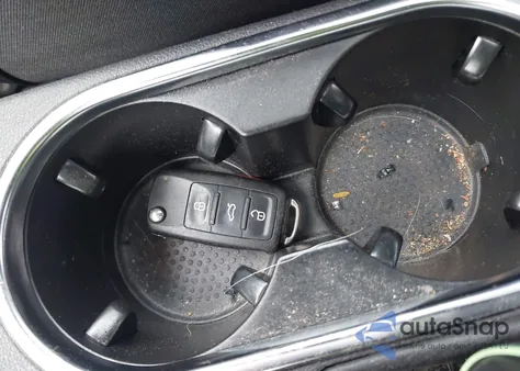 2013 Volkswagen Beetle R-Line z USA, uszkodzony, nr VIN 3VWVT7AT7DM684964